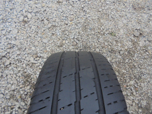 Continental Vanco 2 tyre
