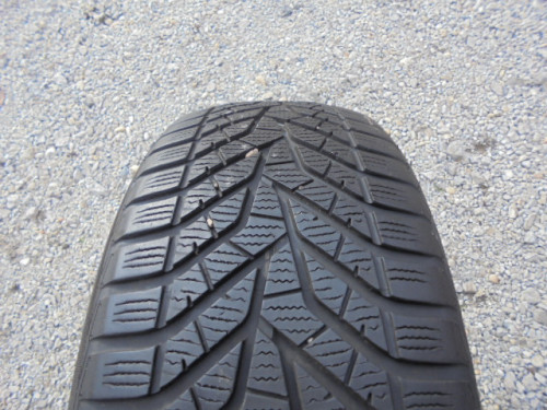 Yokohama V905 tyre