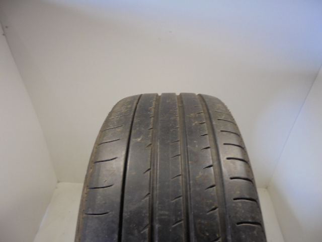 Yokohama Advan sport V105 tyre