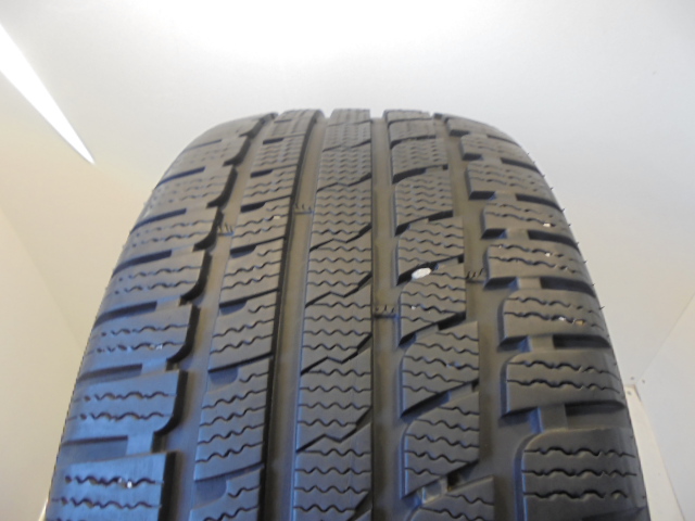 Kumho KW27 tyre