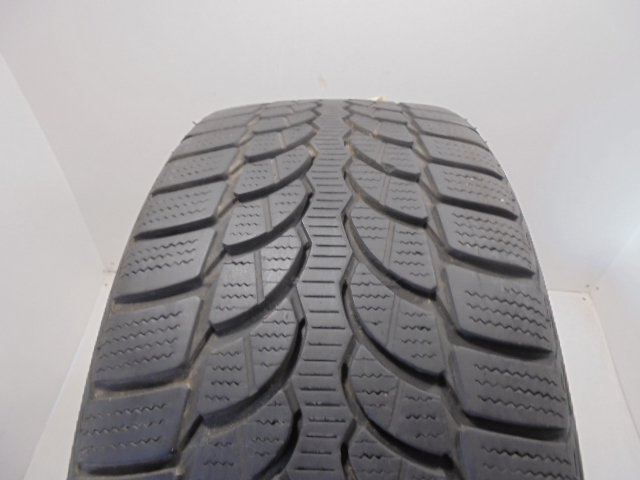 Bridgestone LM-32 tyre