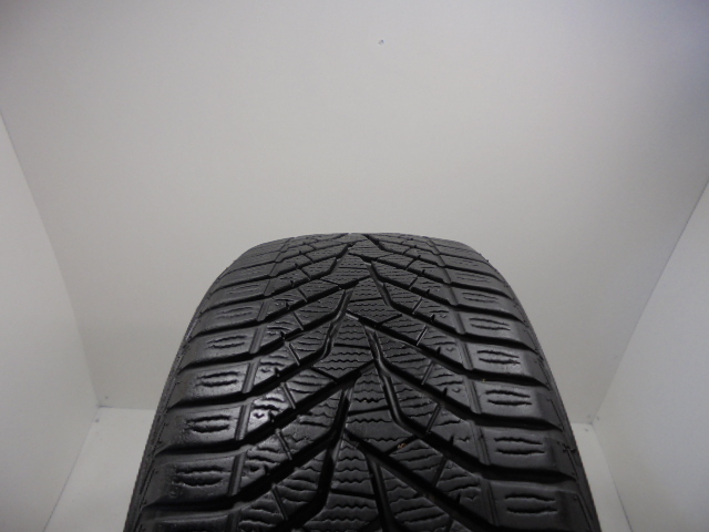 Yokohama V905 tyre