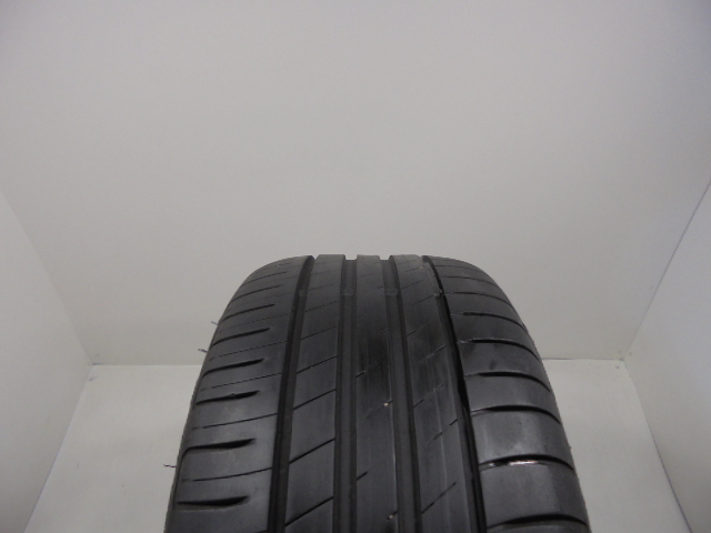 Goodyear Efficientgrip Performance tyre