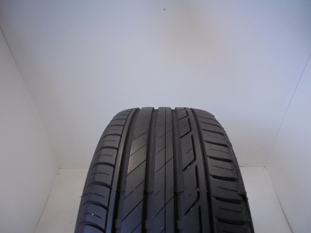 Bridgestone T001 tyre