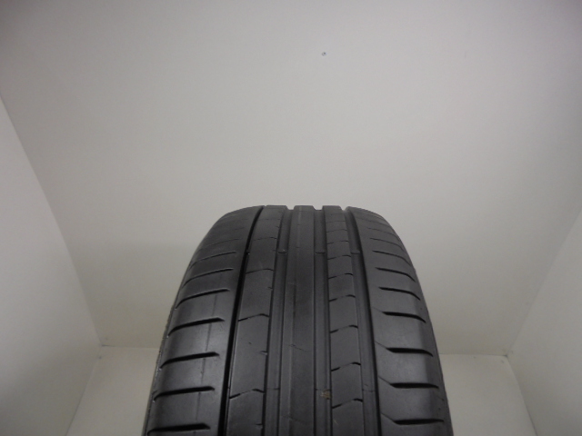 Pirelli Pzero PZ4 tyre