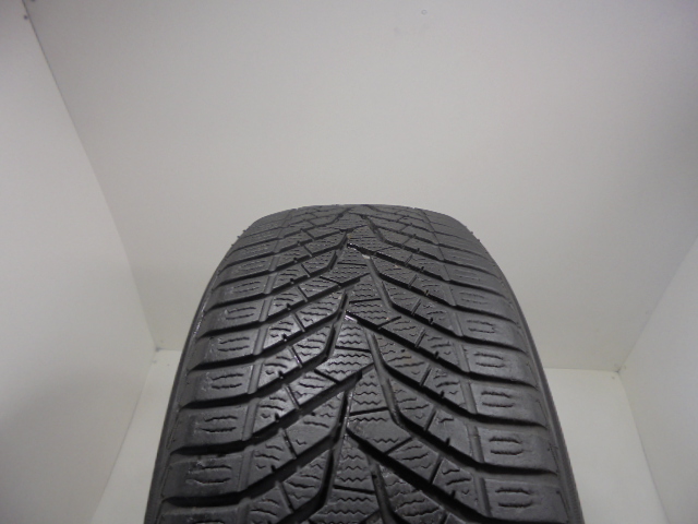 Yokohama V905 tyre