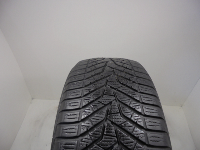Yokohama V905 tyre