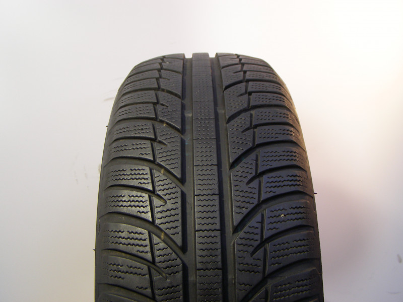 Toyo S945 tyre