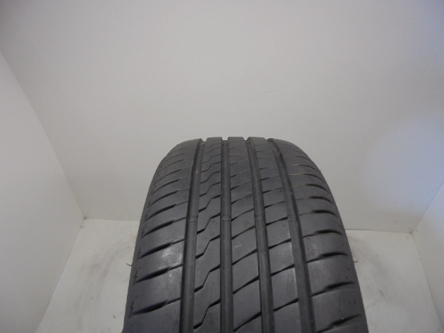Firestone Roadhawk tyre