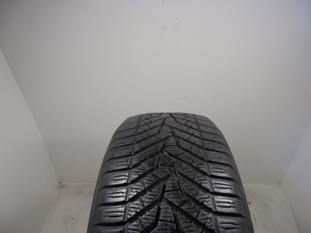 Yokohama V905 tyre