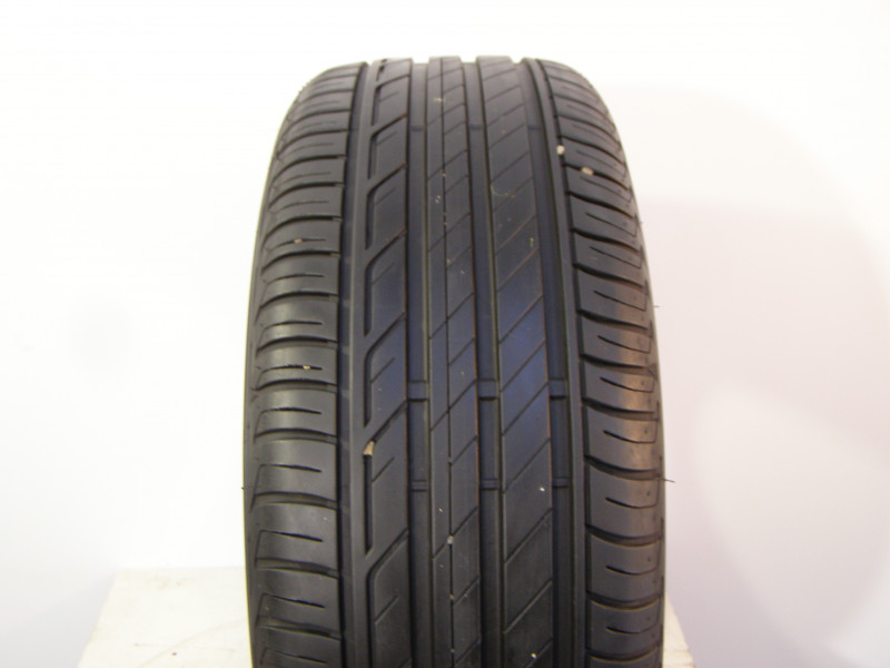 Bridgestone T001 tyre