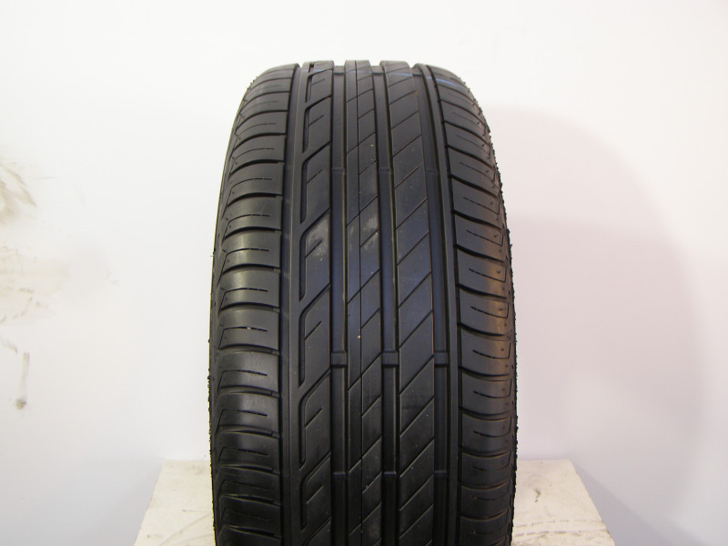 Bridgestone T001 tyre