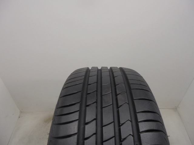 Kumho HS51 tyre
