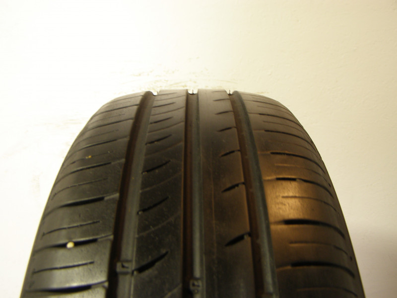Kumho ES31 tyre