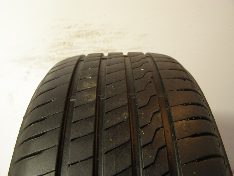 Firestone Roadhawk tyre