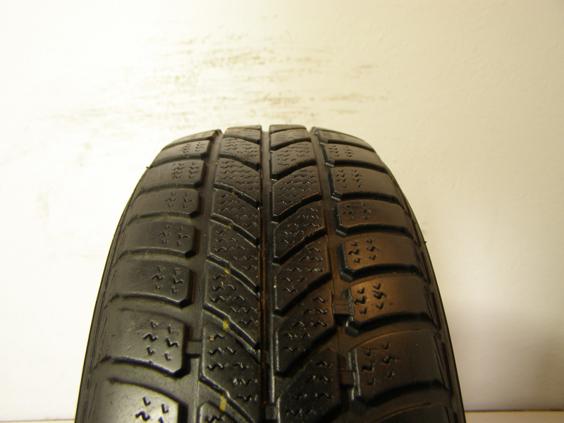 Kingstar SW40 tyre