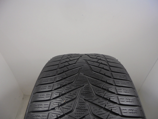 Yokohama V905 tyre