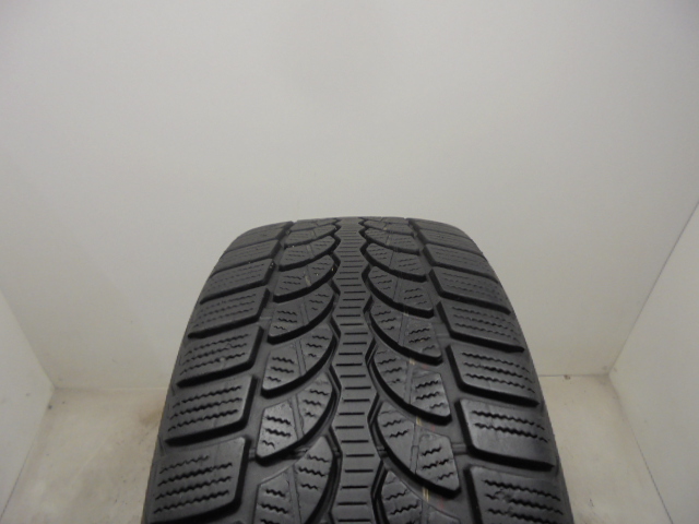 Bridgestone LM-32 tyre