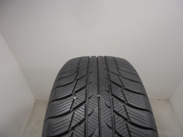 Bridgestone LM001 tyre
