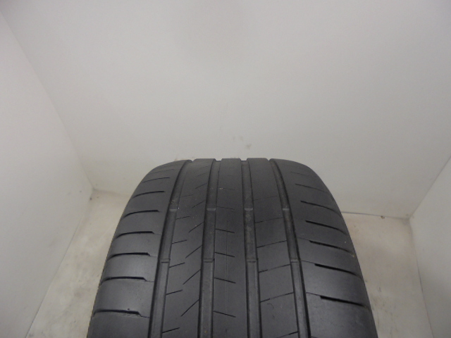 Bridgestone Alenza 001 tyre