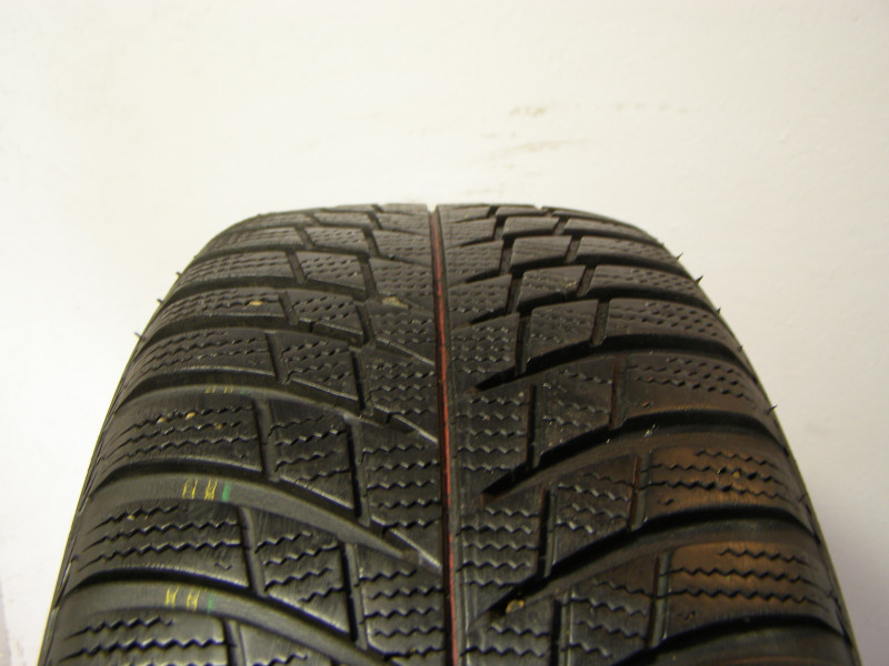 Bridgestone LM001 tyre