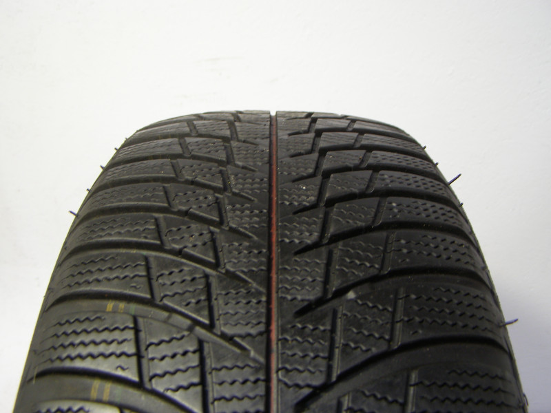 Bridgestone LM001 tyre