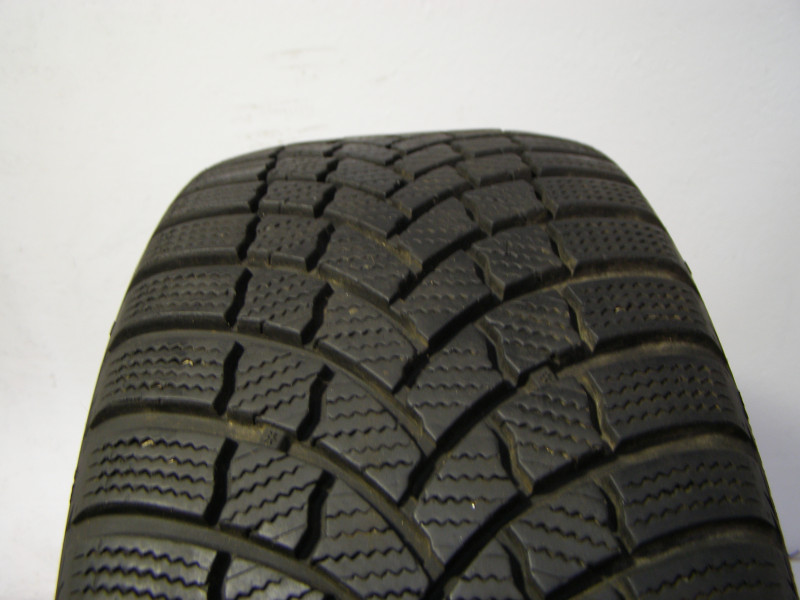 Bridgestone LM001 EVO tyre
