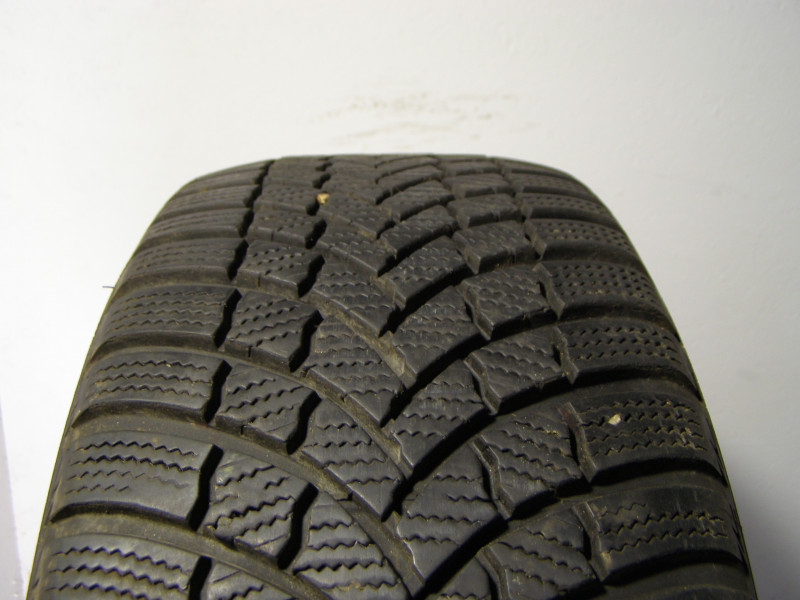 Bridgestone LM001 tyre