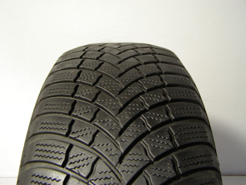 Bridgestone LM001 Evo tyre