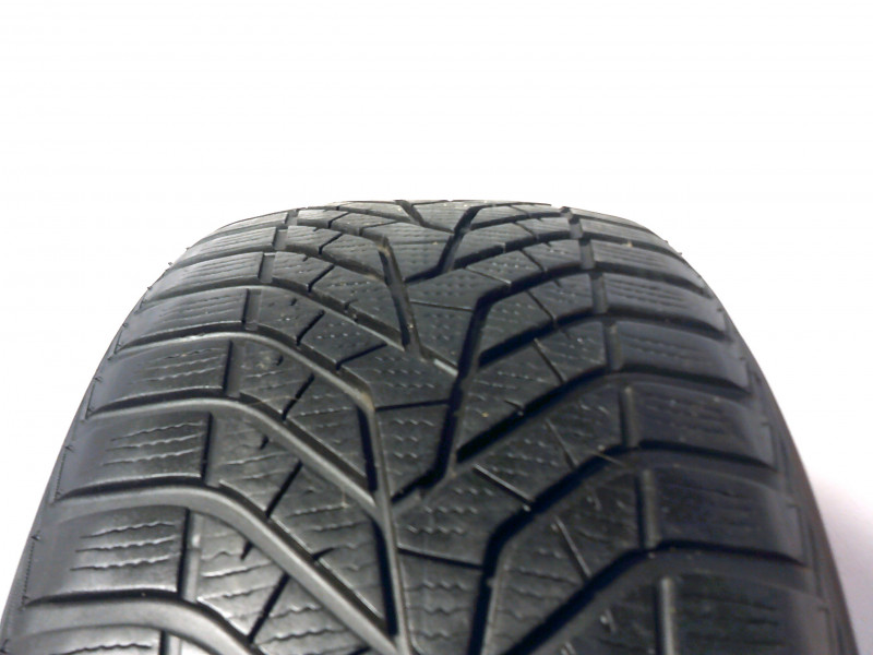 Yokohama V905 tyre