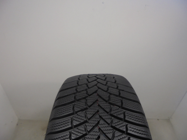 Bridgestone LM001 Evo tyre