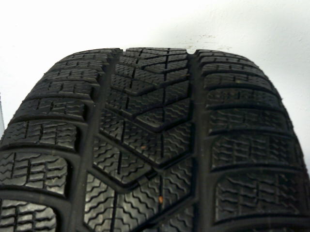 Pirelli Sottozero 3 tyre