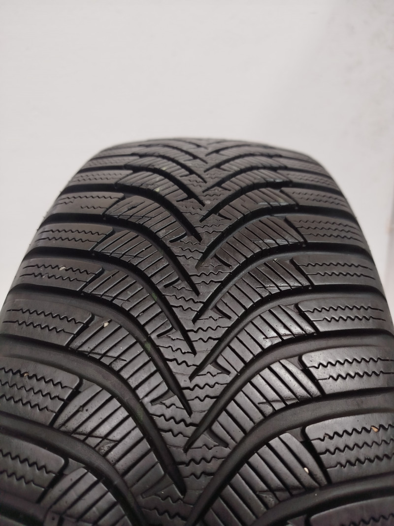 Hankook W452 Winter icept RS2 tyre