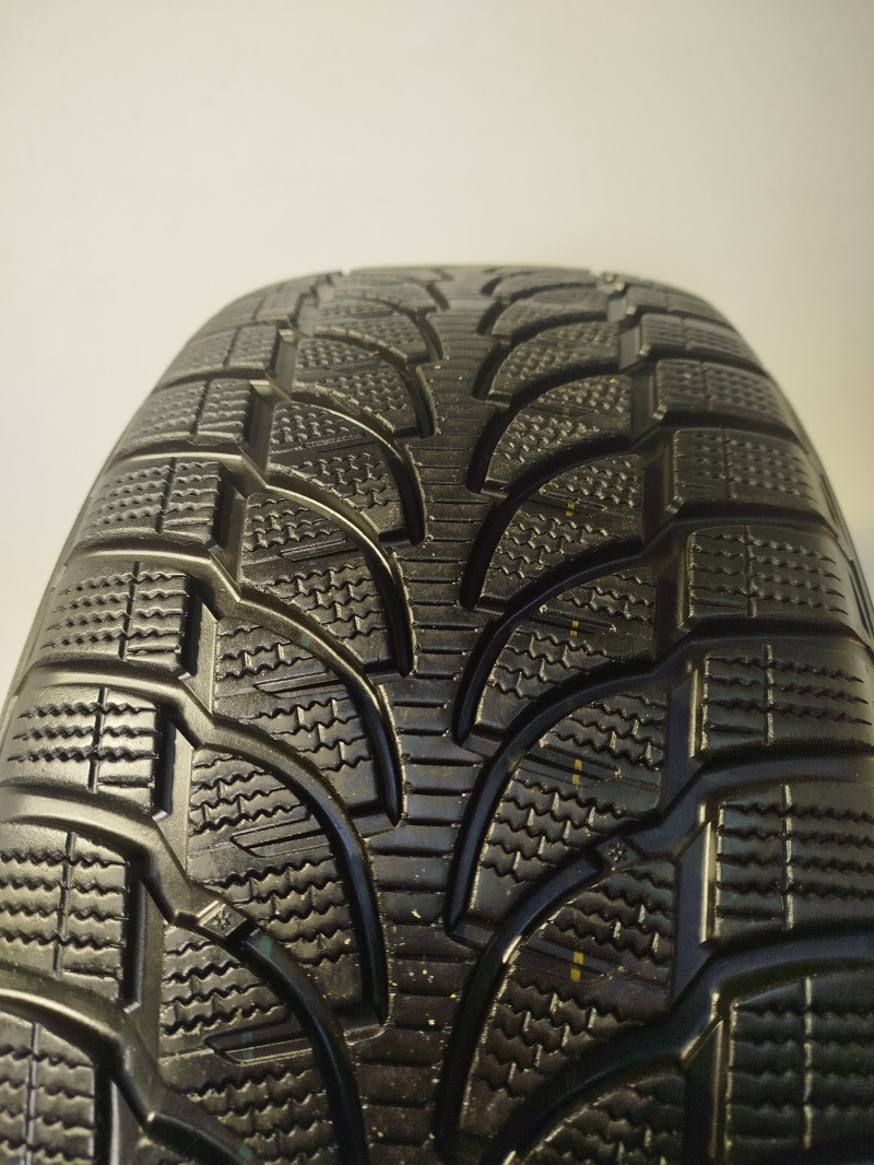 Bridgestone LM-80 Evo tyre