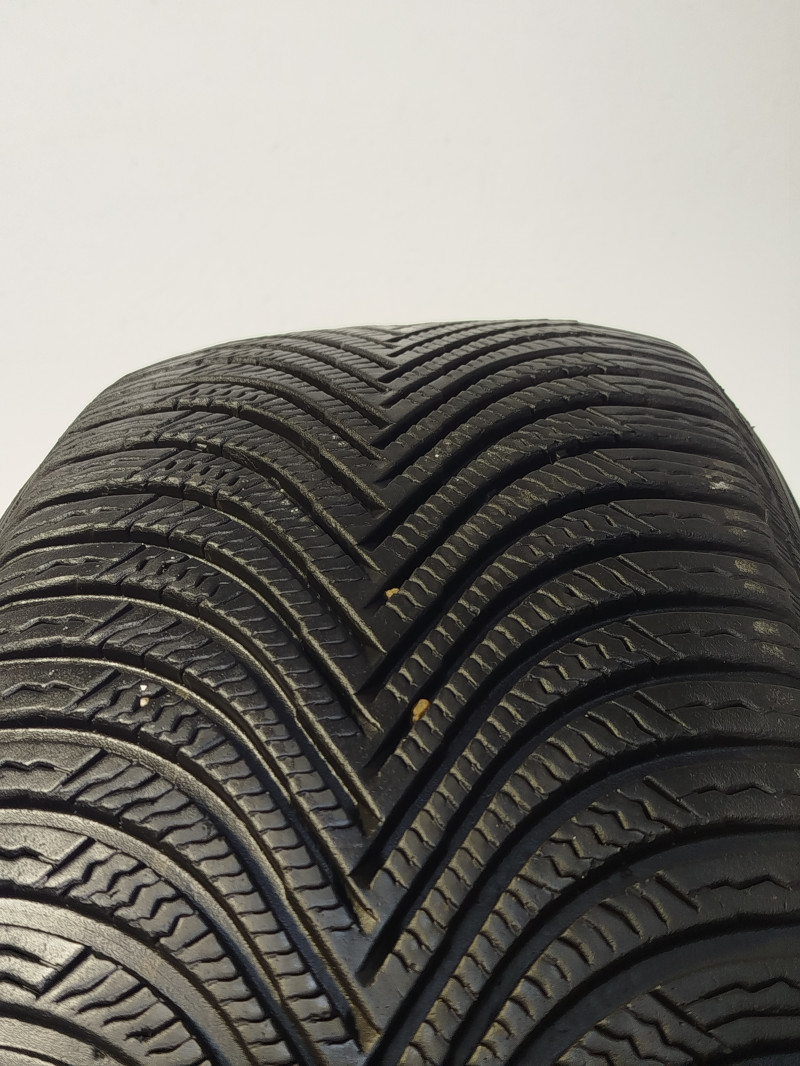 Michelin Alpin 5 tyre