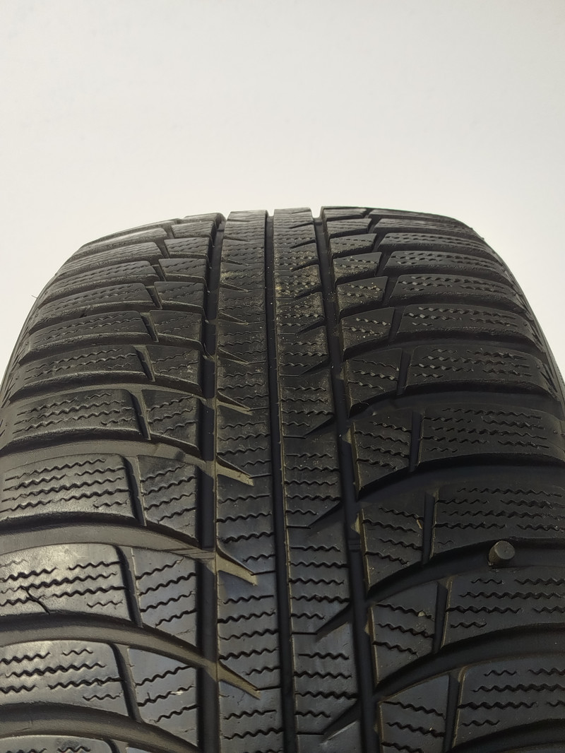 Bridgestone LM80 evo tyre