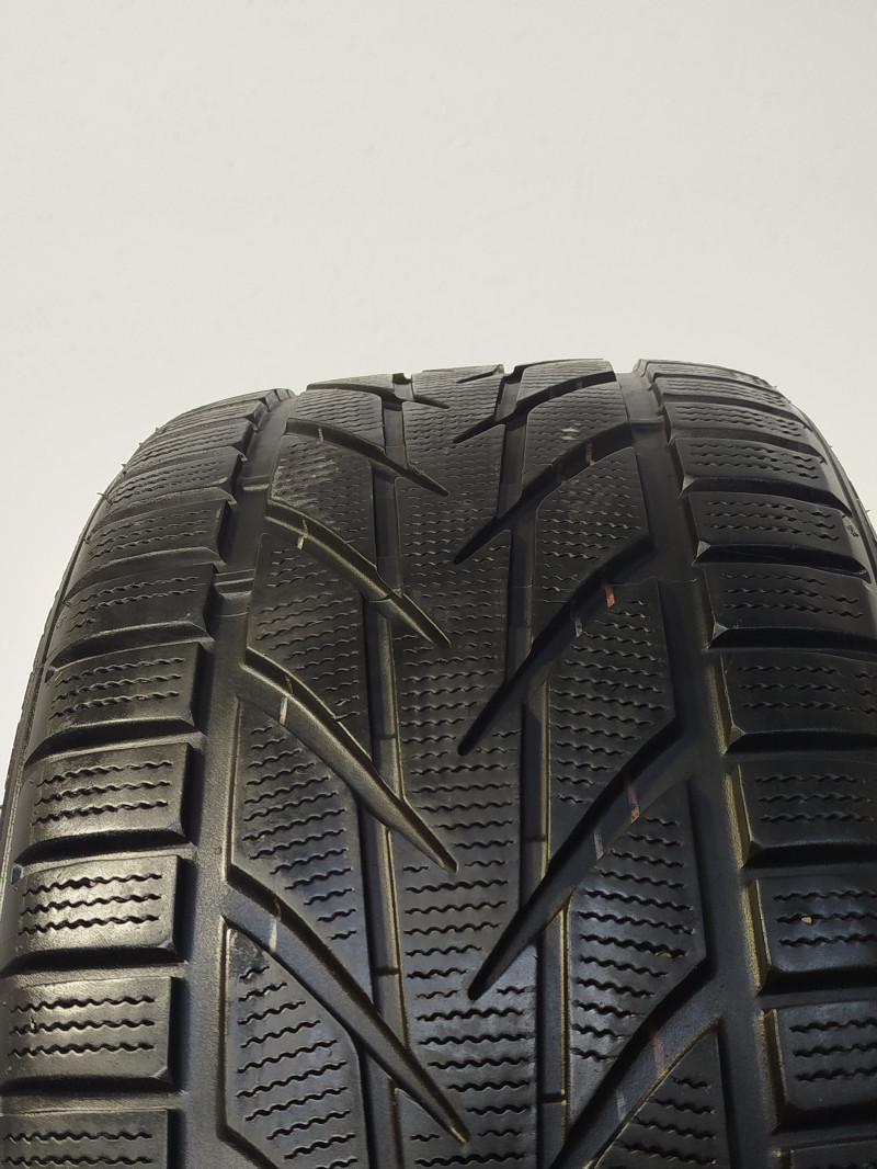 Toyo S954 Snowprox tyre