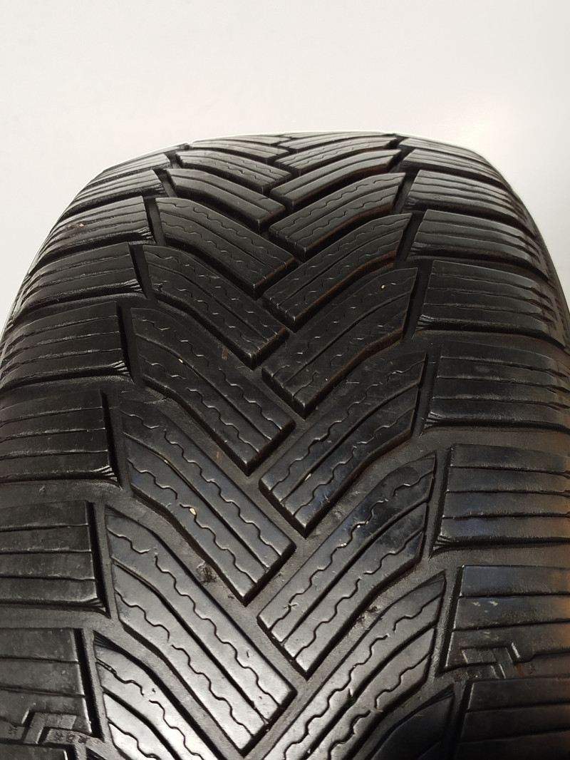 Michelin Alpin 6 tyre
