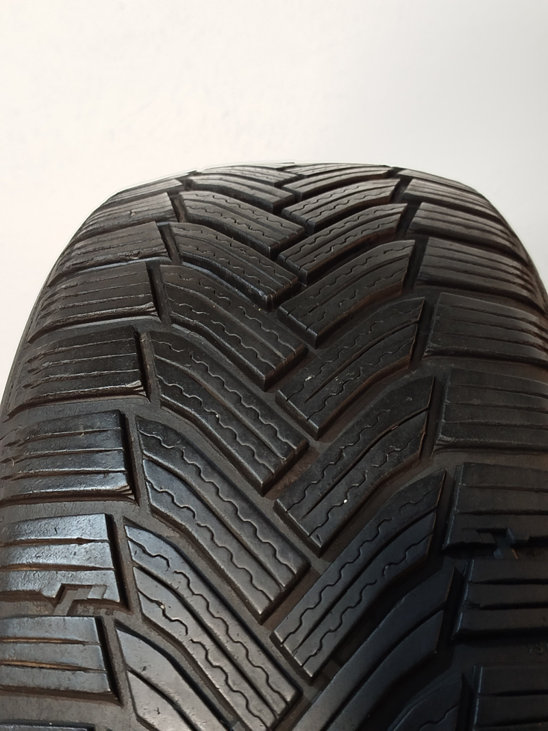 Michelin Alpin 6 tyre