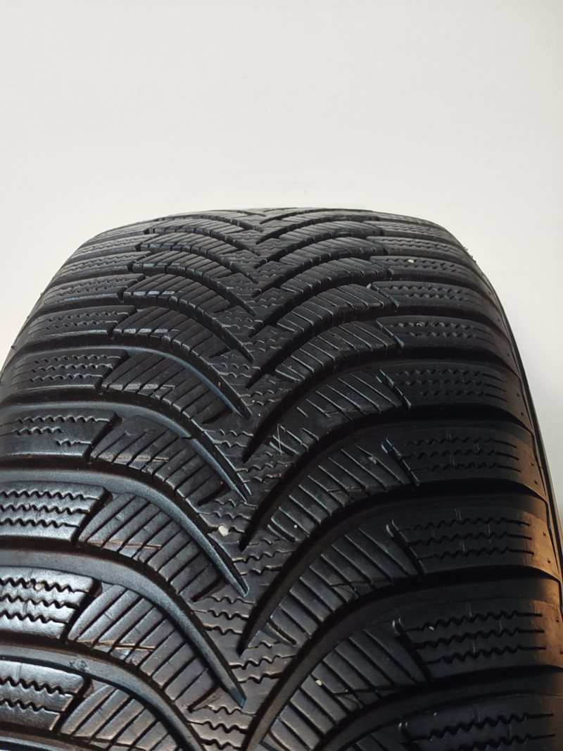 Hankook W452 Winter icept RS2 tyre