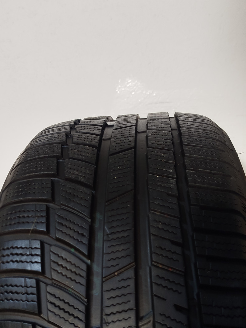 Toyo S954 Snowprox tyre