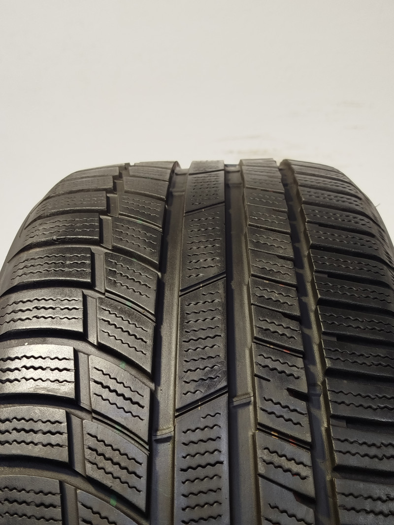 Toyo S954 Snowprox tyre