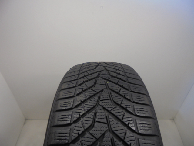 Yokohama V905 tyre