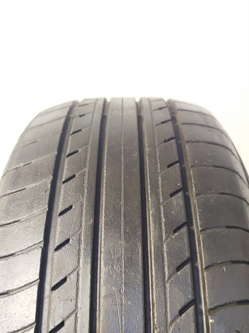 Yokohama G98 tyre