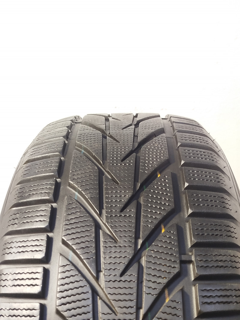 Toyo S953 Snowprox tyre