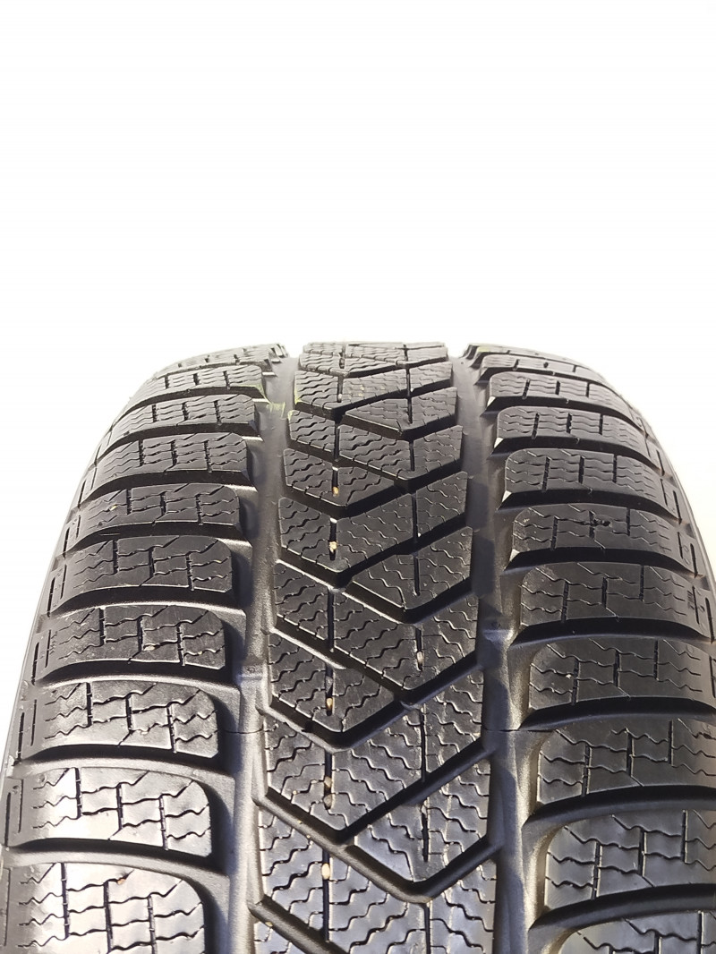 Pirelli Sottozero 3 tyre