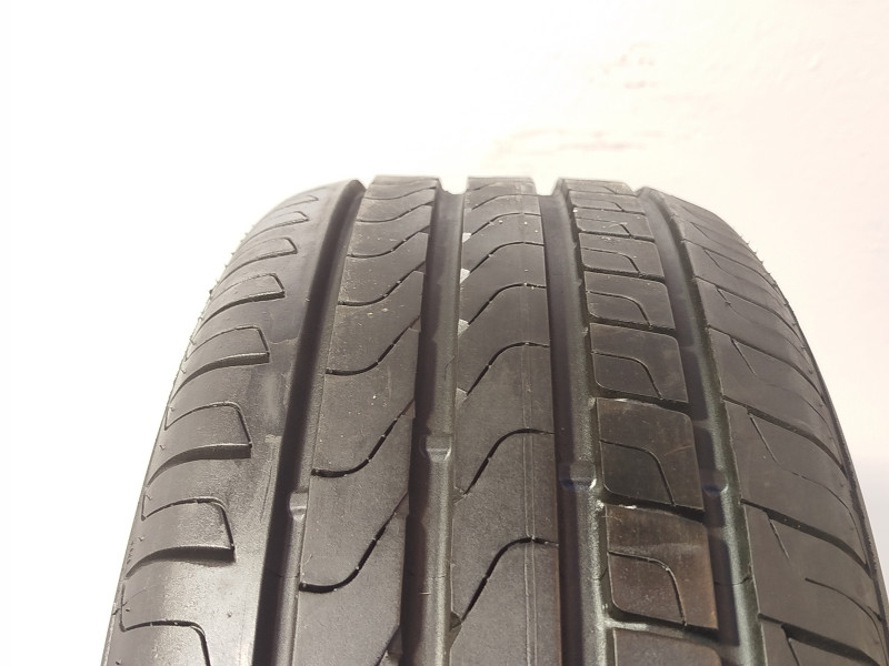 Pirelli Cintruato P7 tyre