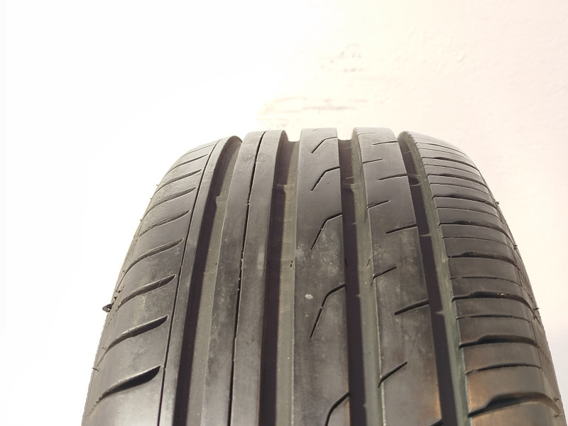 Toyo CF2 Proxes tyre