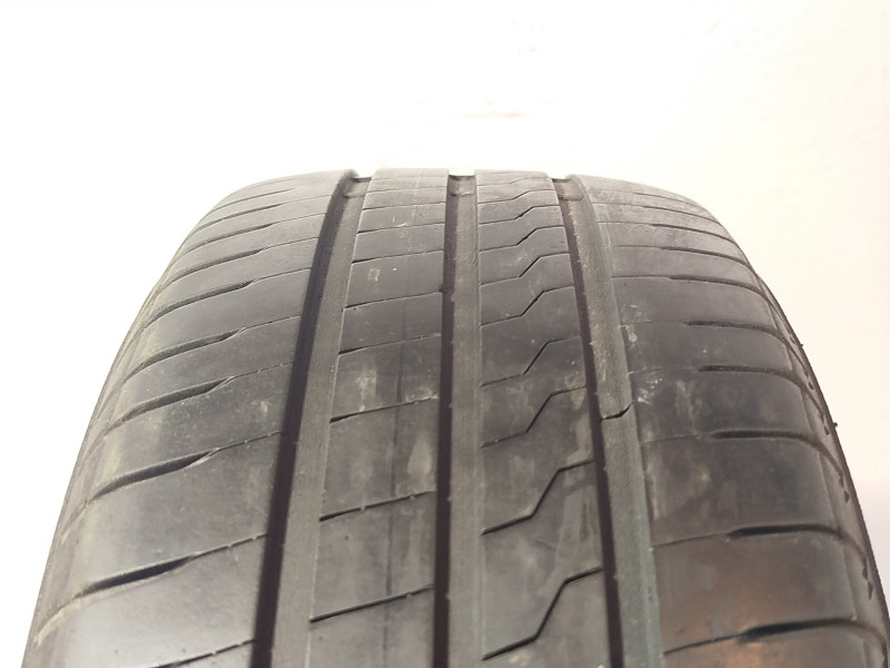 Firestone Roadhawk tyre