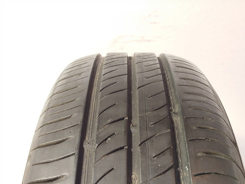 Kumho ES01 tyre